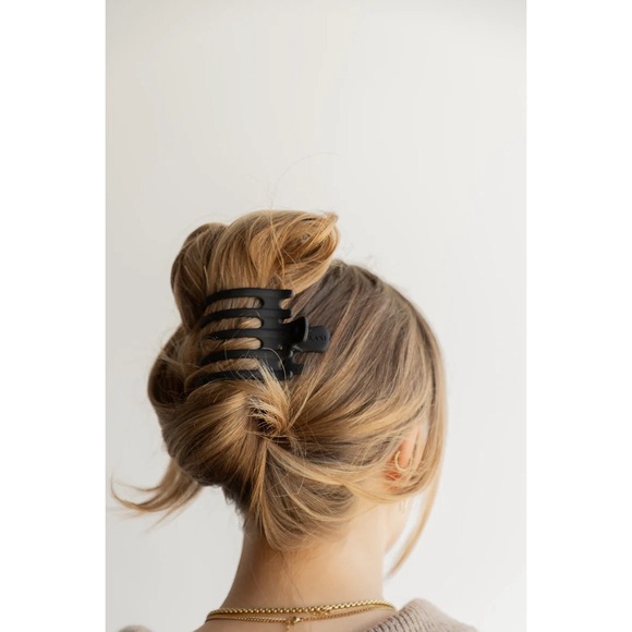 Wide Lay Down Claw Bundle - Picture 2 of 3